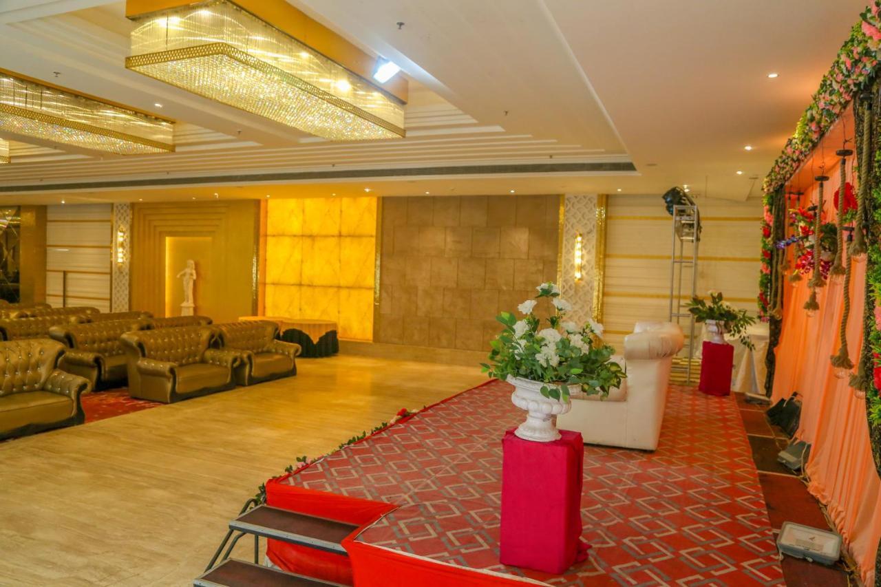Four Leaf Hotel,Budaun Exterior photo